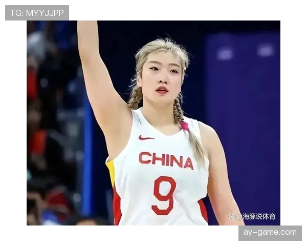 李梦赛场上像打仗，生活照却像时尚大片，这差距我消化不了